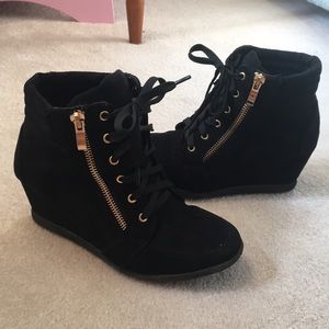 Ankle booties